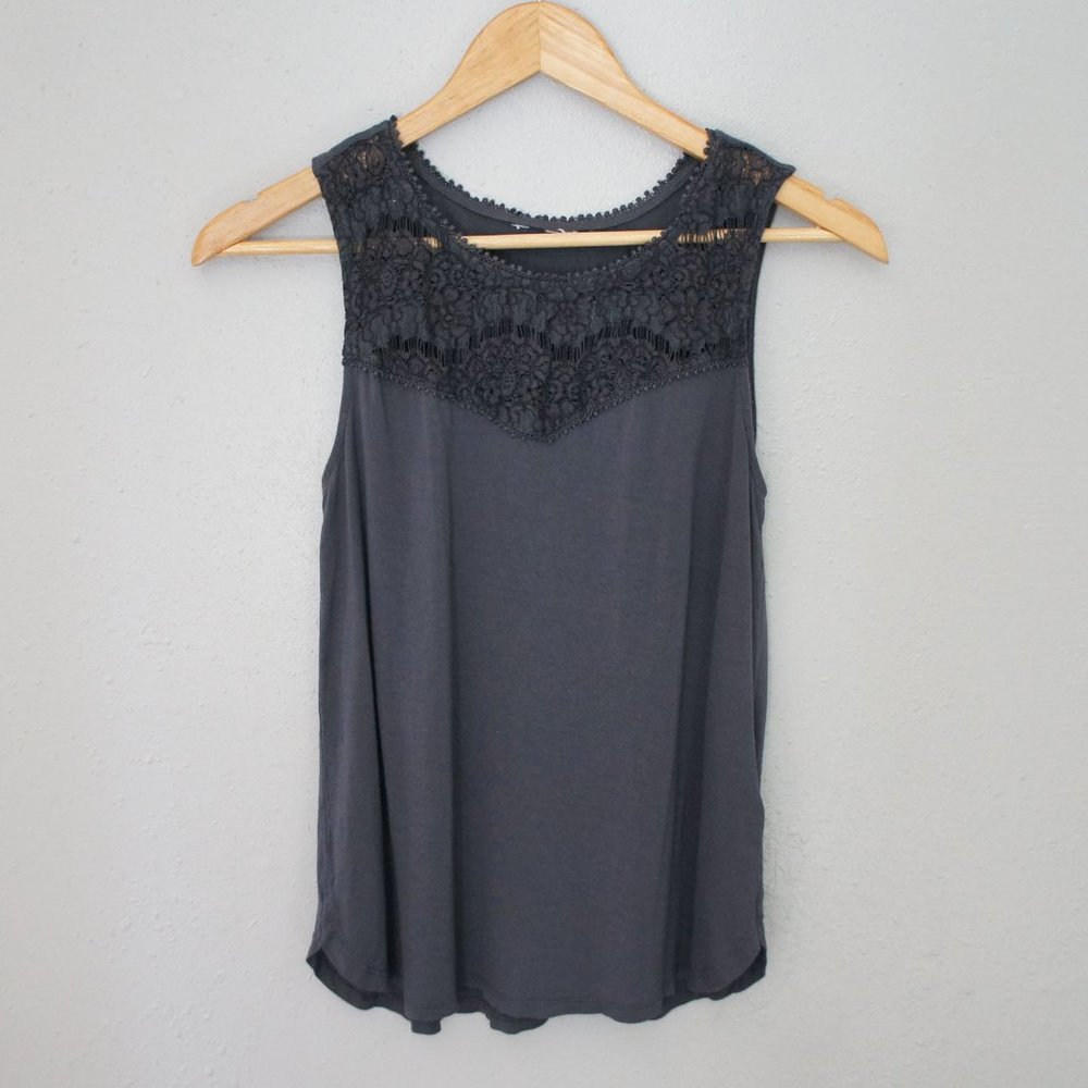 H&M Gray Lace Sleeveless Top EUC